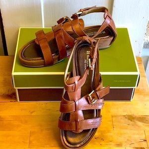 Naturalizer fisherman sandals.